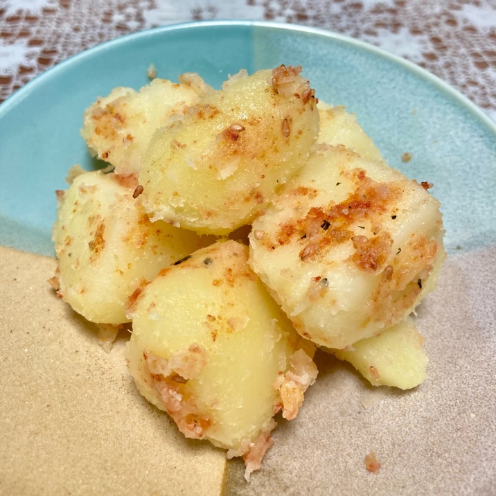 つけ合せに(*˙︶˙*)و辛明太ふりかけ☆粉吹き芋